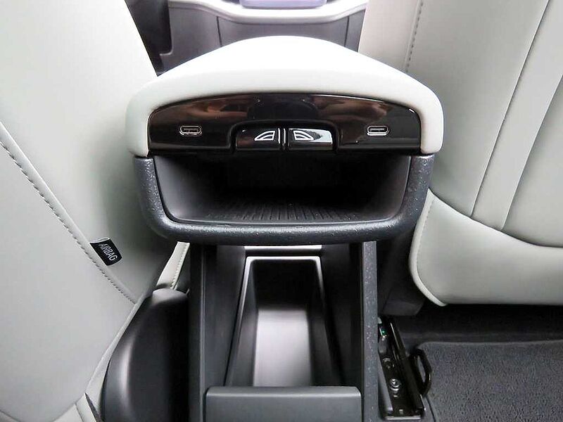 Volvo  Ultra, Twin Motor Performance, 순수 전기