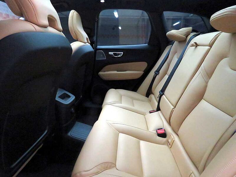 Volvo  Ultra, T8 AWD 플러그-인 하이브리드, 전기/가솔린, 브라이트