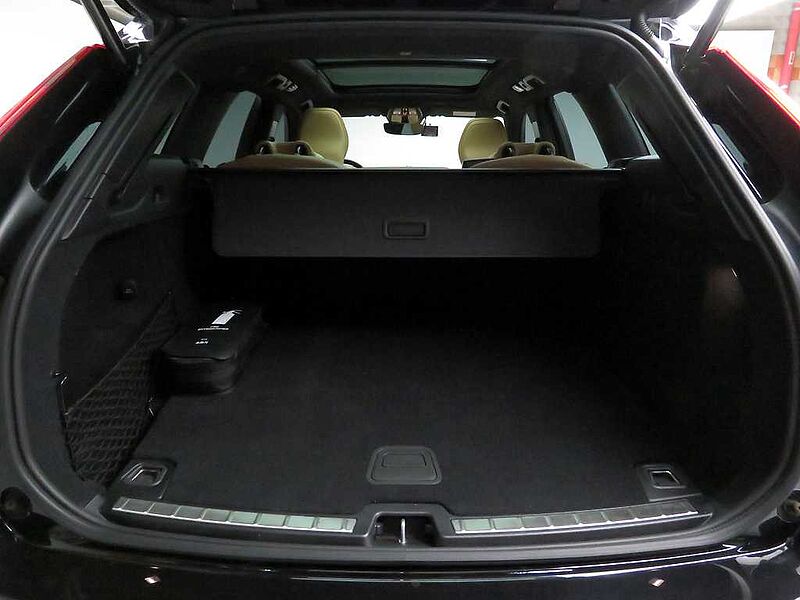 Volvo  Ultra, T8 AWD 플러그-인 하이브리드, 전기/가솔린, 브라이트