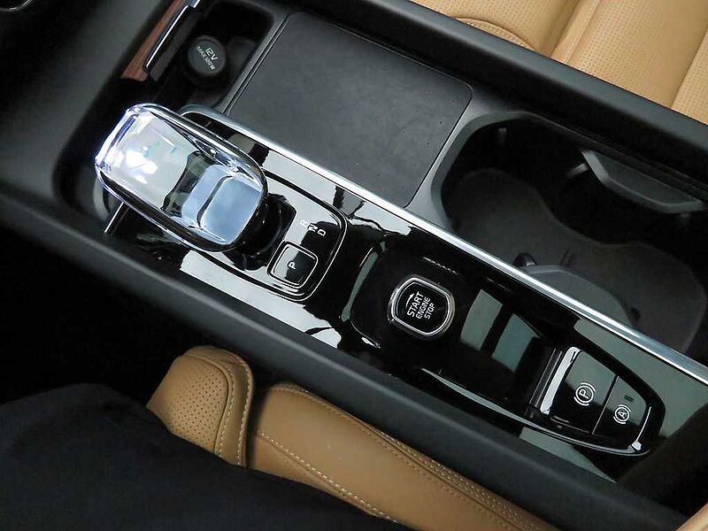 Volvo  Ultra, T8 AWD 플러그-인 하이브리드, 전기/가솔린, 브라이트