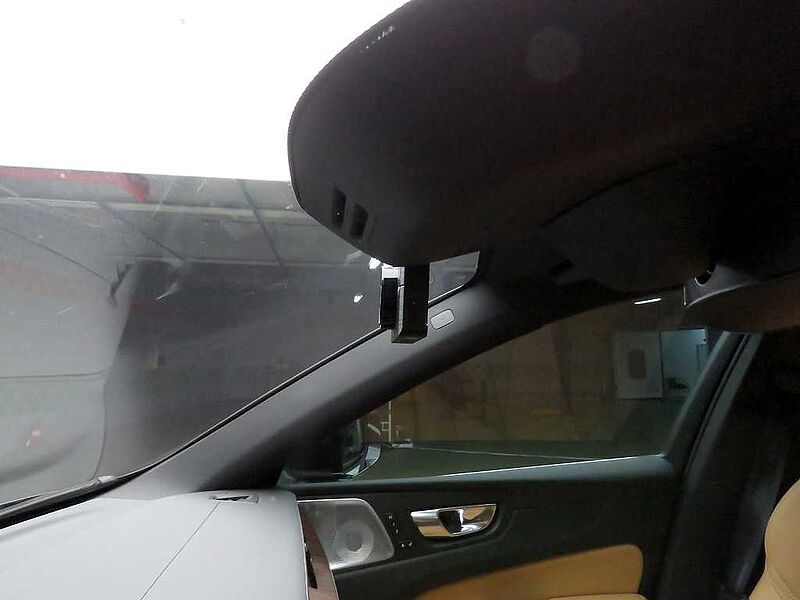 Volvo  Ultra, T8 AWD 플러그-인 하이브리드, 전기/가솔린, 브라이트