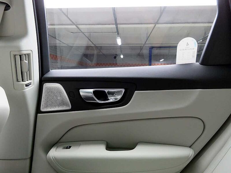 Volvo Ultra, B5 AWD 마일드 하이브리드, 가솔린, 브라이트