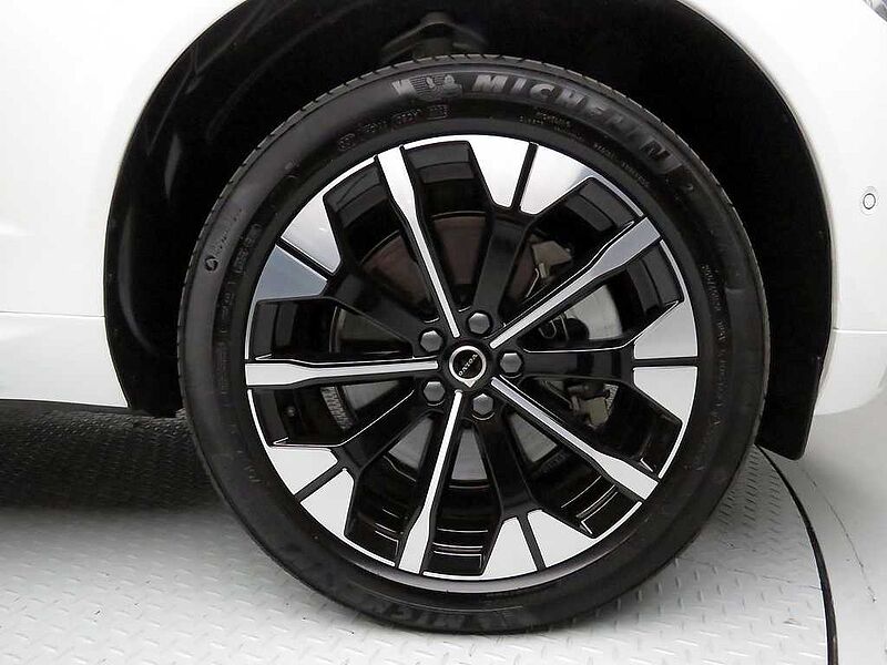 Volvo Ultra, T8 AWD 플러그-인 하이브리드, 전기/가솔린, 브라이트