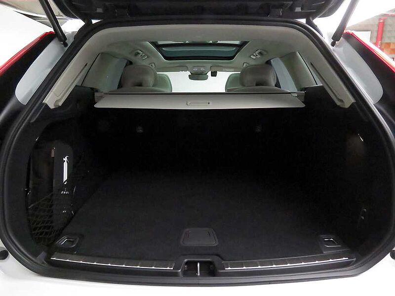 Volvo Ultra, T8 AWD 플러그-인 하이브리드, 전기/가솔린, 브라이트