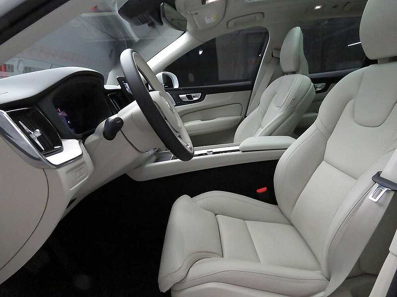 Volvo Ultra, T8 AWD 플러그-인 하이브리드, 전기/가솔린, 브라이트