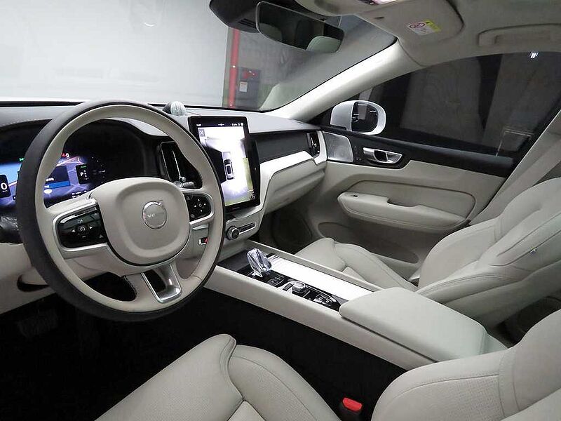 Volvo Ultra, T8 AWD 플러그-인 하이브리드, 전기/가솔린, 브라이트